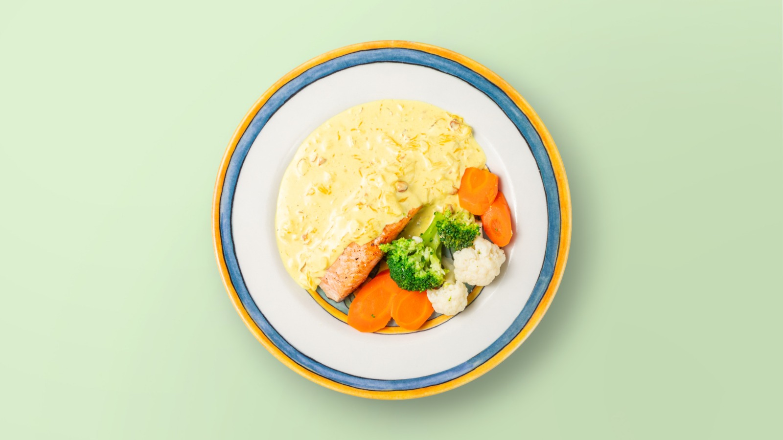 SALMON ME SHAFRAN & BAJAME / Salmon with Saffron & Almonds